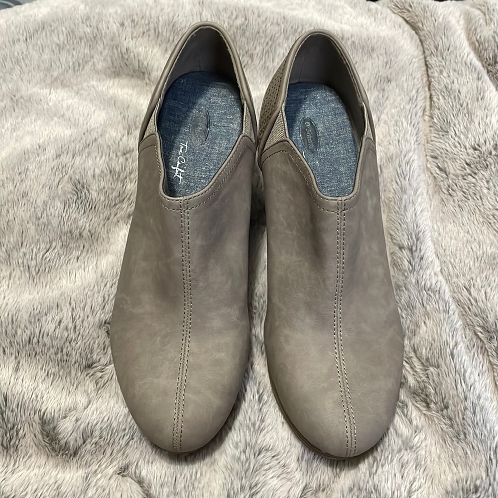 Dr. Scholl’s wedge booties